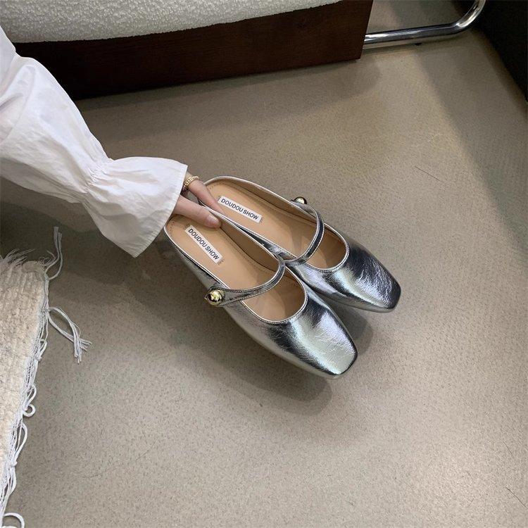 

Flat-bottomed bag head half slippers women s cool slippers soft-soled sandals outside wear evening wind niche single shoes women 35 срібний