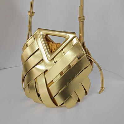 "2024 Kadın Dokuma Ters Üçgen El Çantası - Niş Tasarım & Üst Düzey Moda"