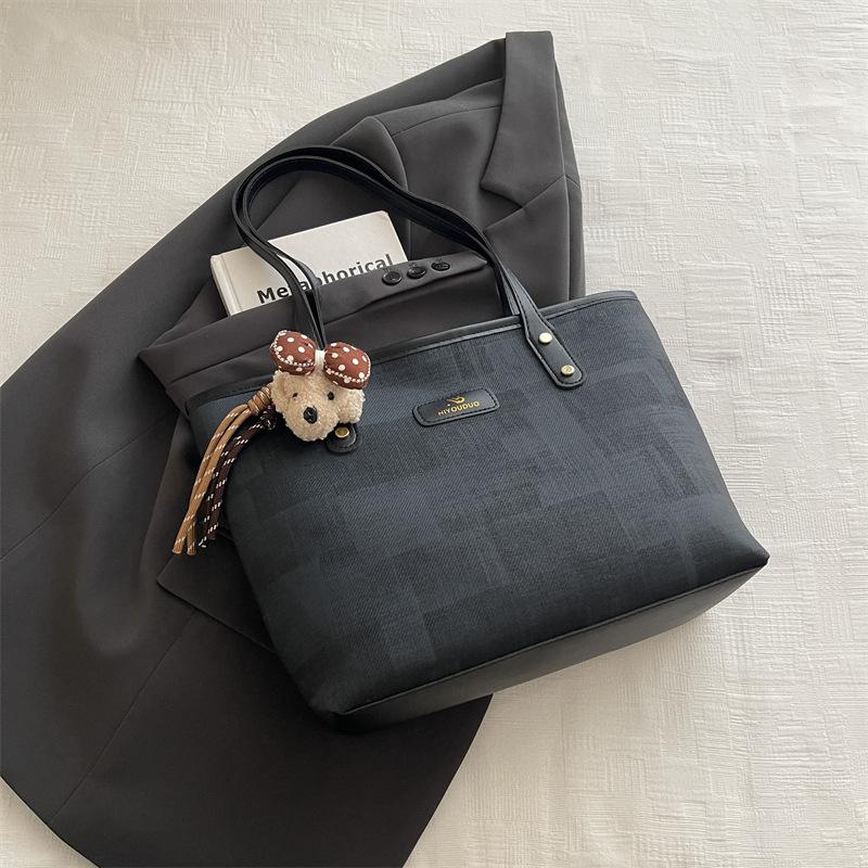 High-value niche tote bag women's new fashionable large-capacity shoulder bag, foreign-style commuting casual handbag