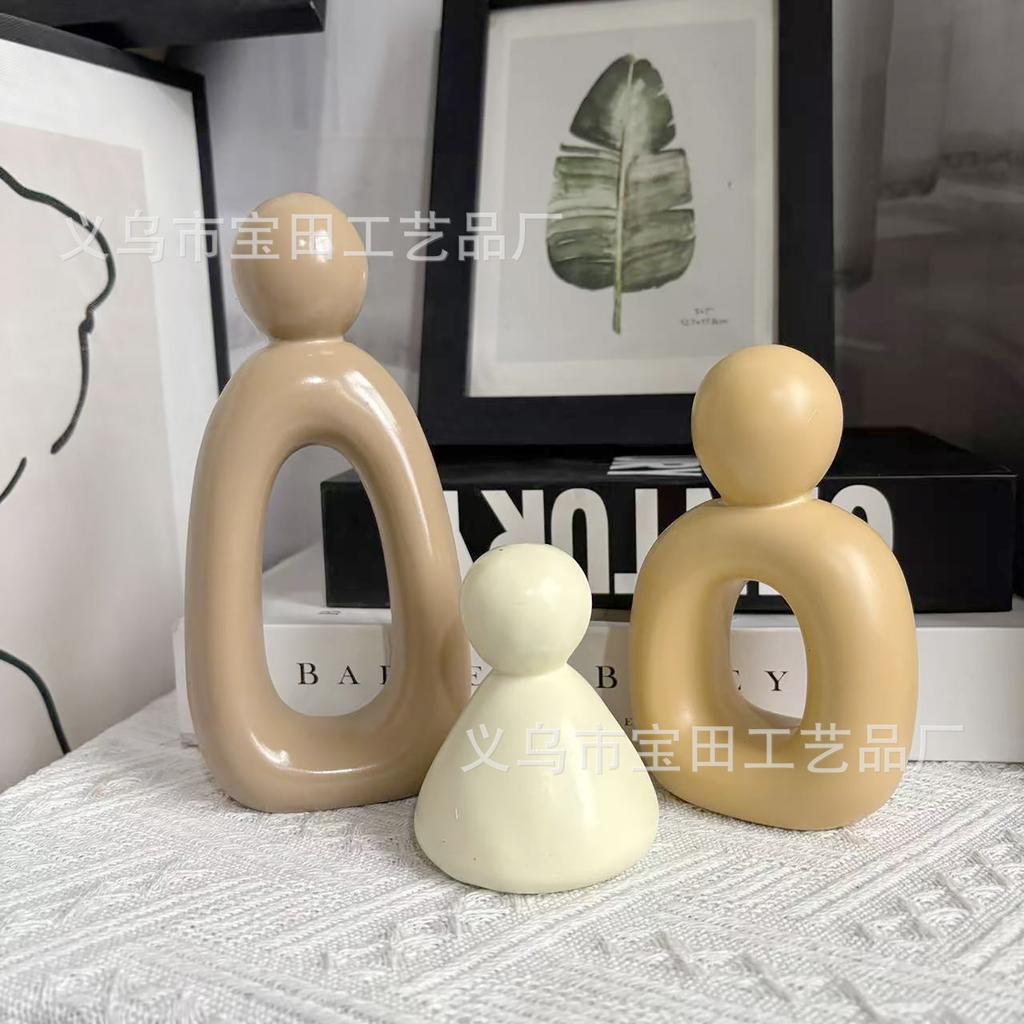 Modern minimalist resin abstract family of three ornaments office living room TV cabinet entrance decoration housewarming gift