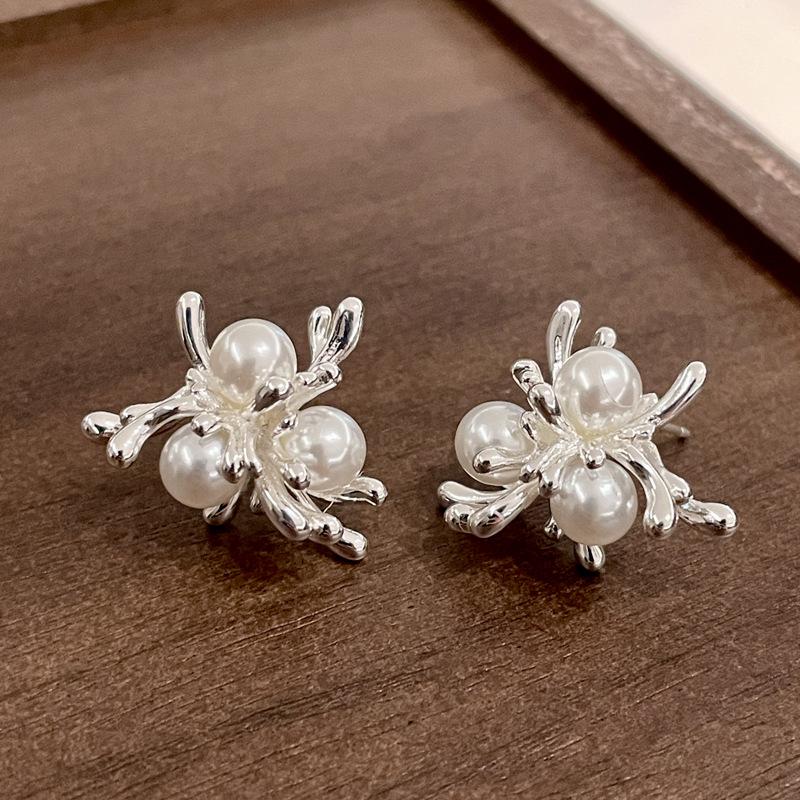 Vintage Black Series Stud Earrings 925 Silver Needle Minimalist High-End Personality Accessories for Women