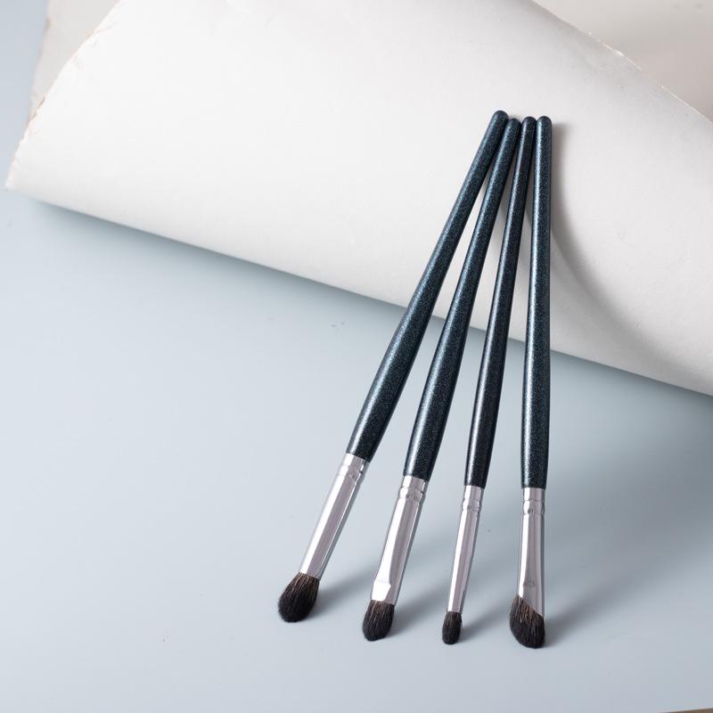 

4-Piece Soft Wool Makeup Brush Set: Eyeshadow & Nose Contour Brushes for Beginners