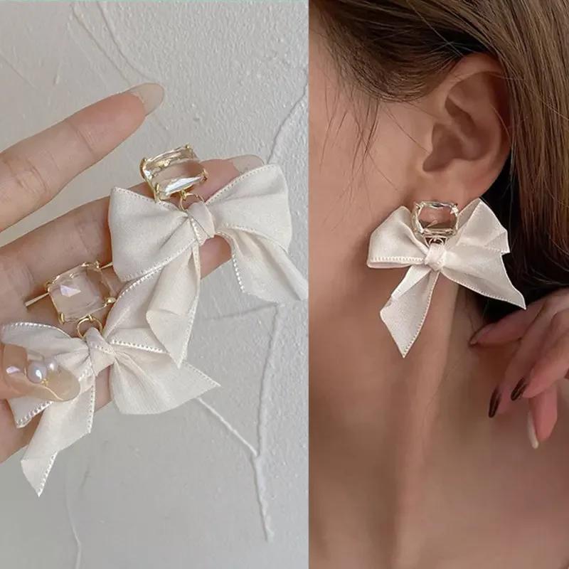 Vintage Charme Schwarzer Schleifenknoten Steckerohrring für Damen Korea Mode Kristallperlen Schleife Herz Ohrringe Party Schmuck Zubehör