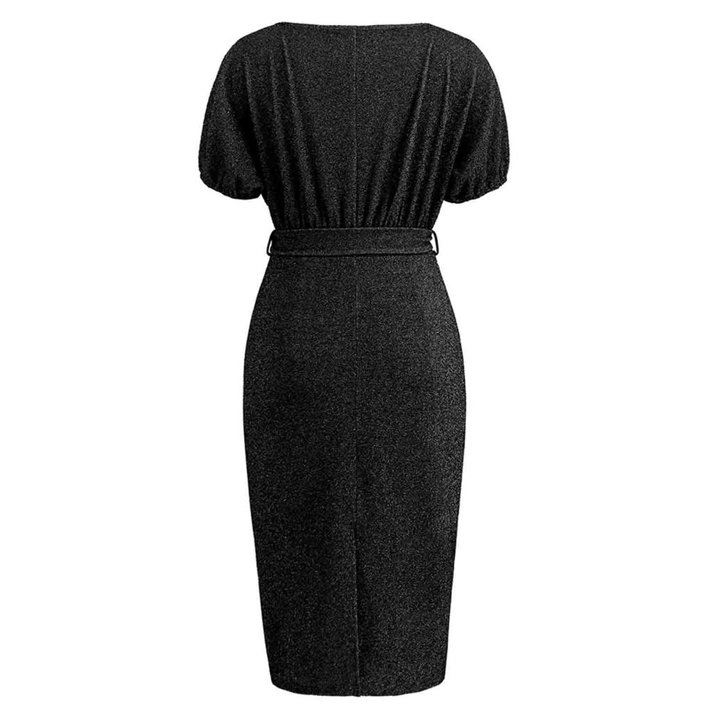 Damenmode, einfarbig, kurzärmelig, Rundhalsausschnitt, schmale Passform, glänzend, hell. Kleid