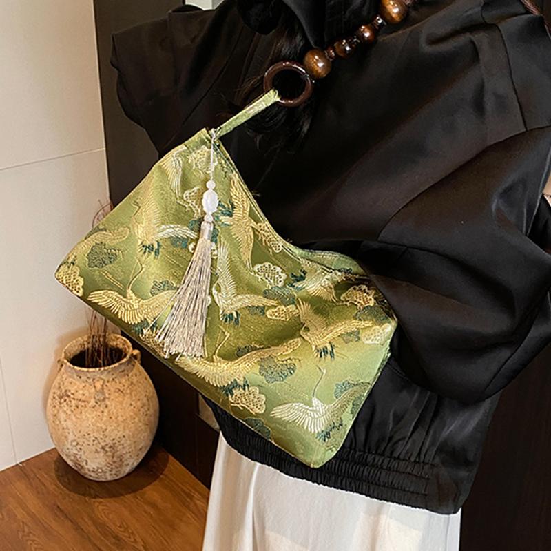 

Mother s Day Gift Embroidered Underarm Bag New Chinese Style Tassel Handbags 2026 New Temperament Commuter Single Shoulder Bags (20cm<Max Length<30cm) зелёный