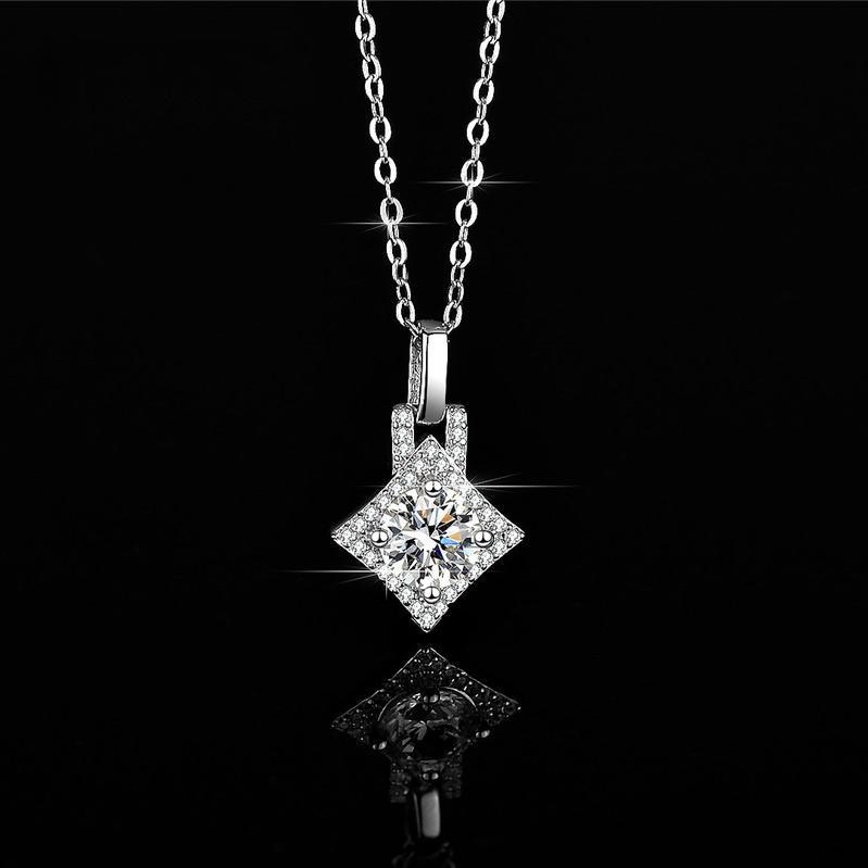 Silver S925 Pendant 1 Carat Moissanite Necklace Fashion Luxury Wedding Jewelry Women's Necklace Exquisite Gift