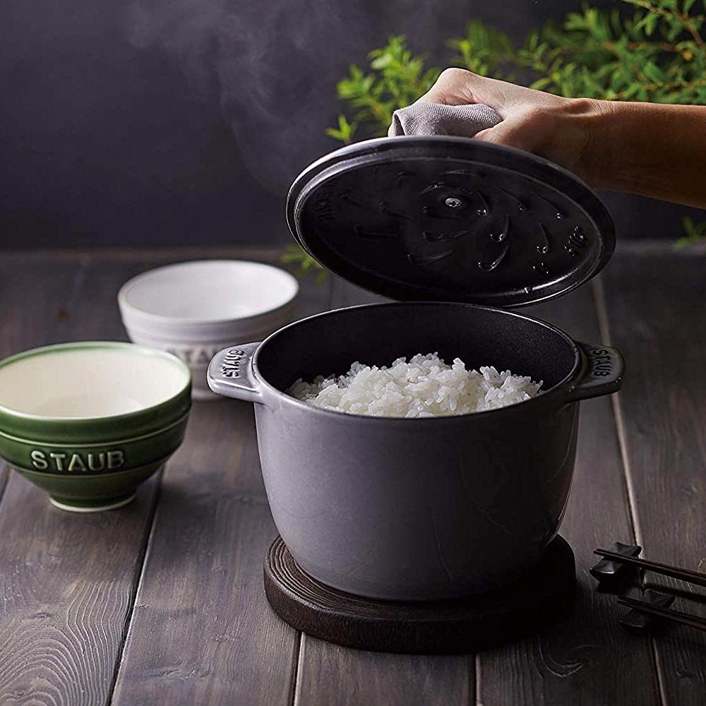 Zu Staub Cocotte de GOHAN Schwarz M Reis Gusseisen Induktions-Reiskocher Japanisch La Cocotte de GOHAN [Bis zu 30 Tage Test] "La 16cm" Kocher, 2 Tassen