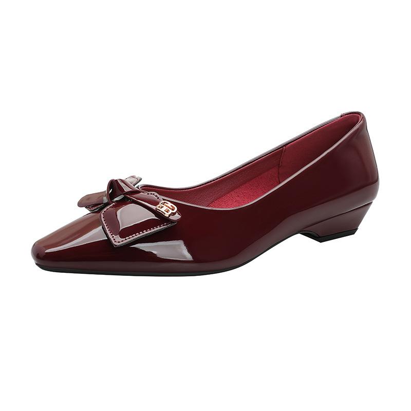 Square head bow light mouth low heel single shoes women's 2025 spring and autumn new burgundy patent leather not tired feet thick heel women's shoes
