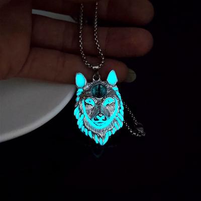 Vintage Punk Wolf Totem Luminous Wolf Head Pendant Viking Trend Men's Animal Glow Necklace