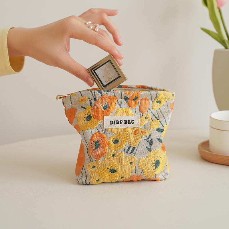 Women's Cosmetic Bag Small Vintage Purple Flowers Cosmetics Lipstick Storage Bag Portable Coin Purse Commuter Card Holder