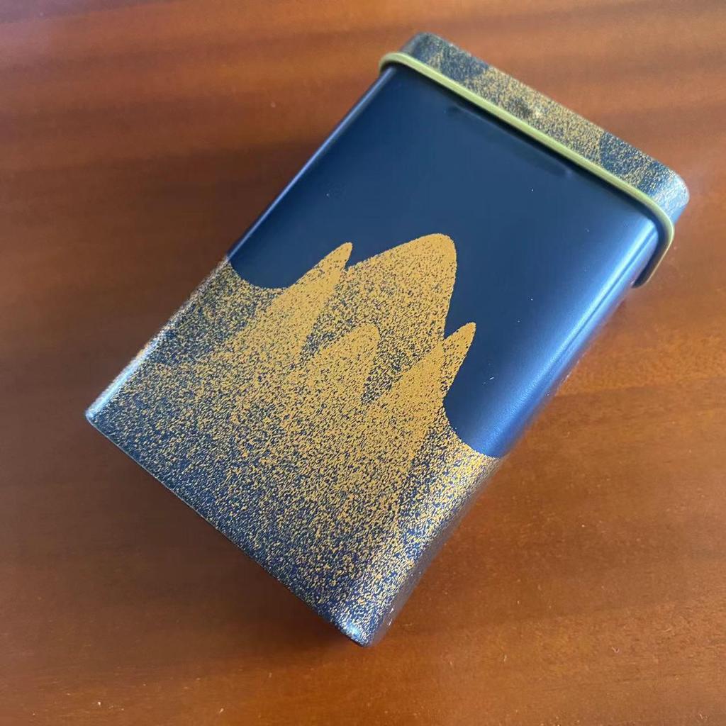 Men's 20-Capacity Tinplate Cigarette Case, Personalized Metal Hand-Rolled Holder, Multi-Pattern, Waterproof & Moisture-Proof.
