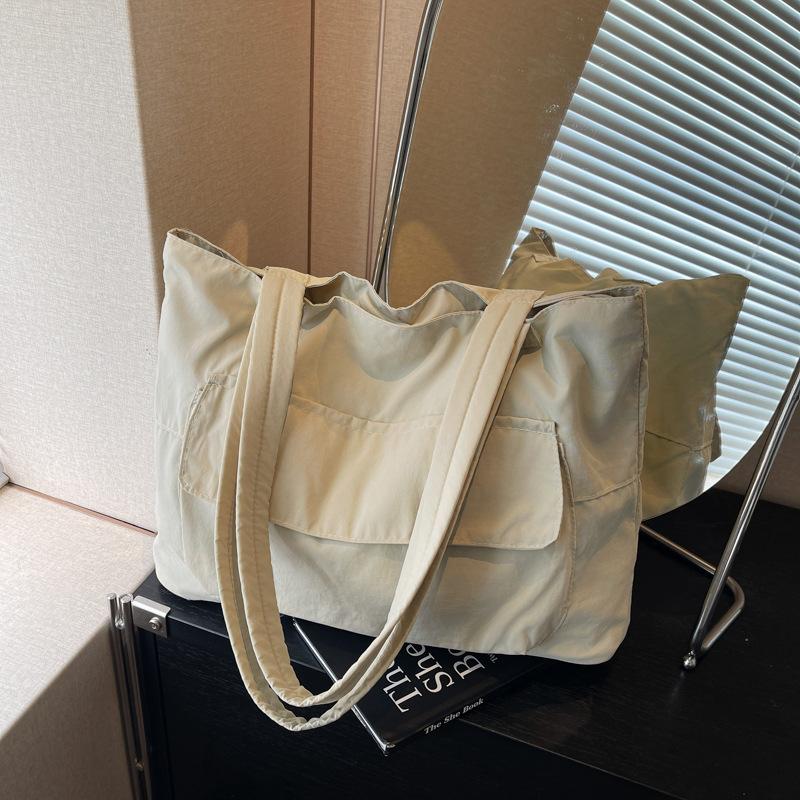 Simple and Lightweight Autumn and Winter Large-capacity Student Class New Tote Bag Women's Solid Color Versatile Casual Commuting Shoulder Bag