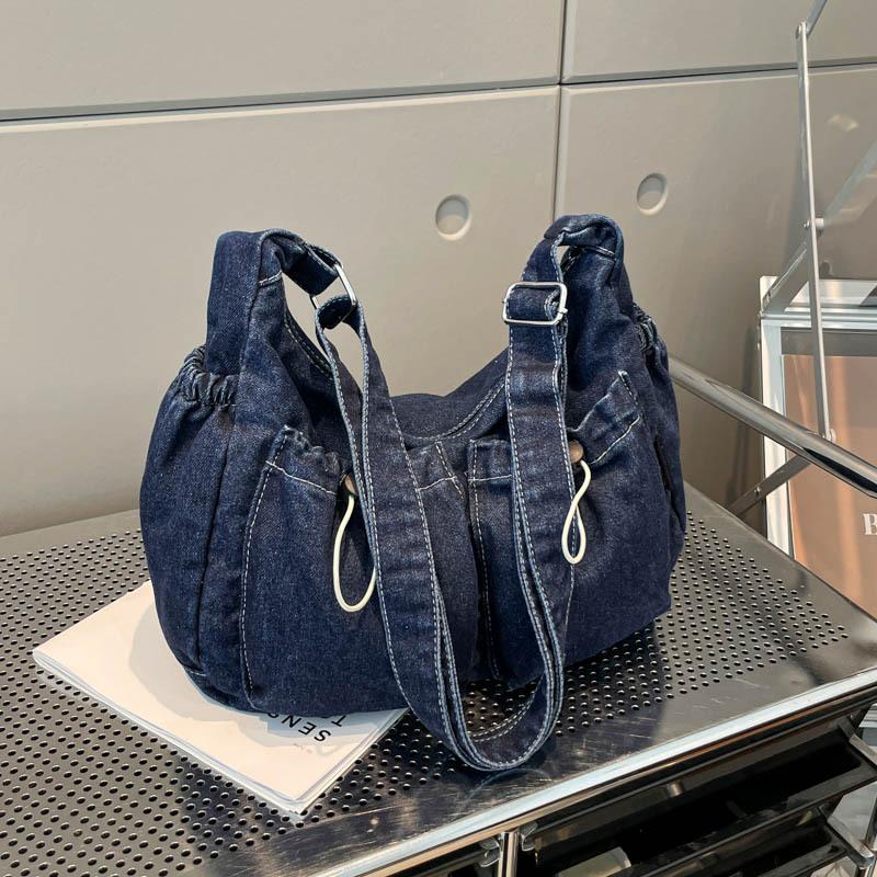 New fashionable and personalized women's large-capacity shoulder bag, washed denim messenger bag, retro women's bag, underarm bag.
