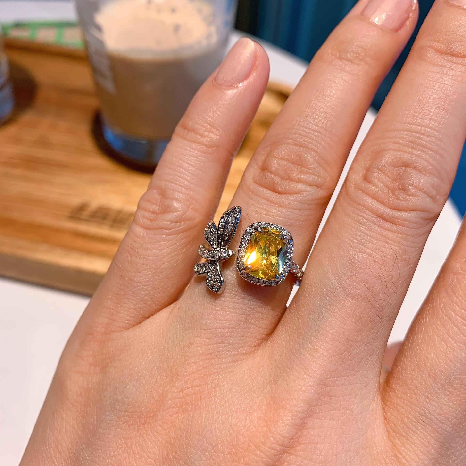 

Поставка красного корунда толстого прямоугольного кольца цвета сокровища ретро кольцо ювелирные изделия в убыток