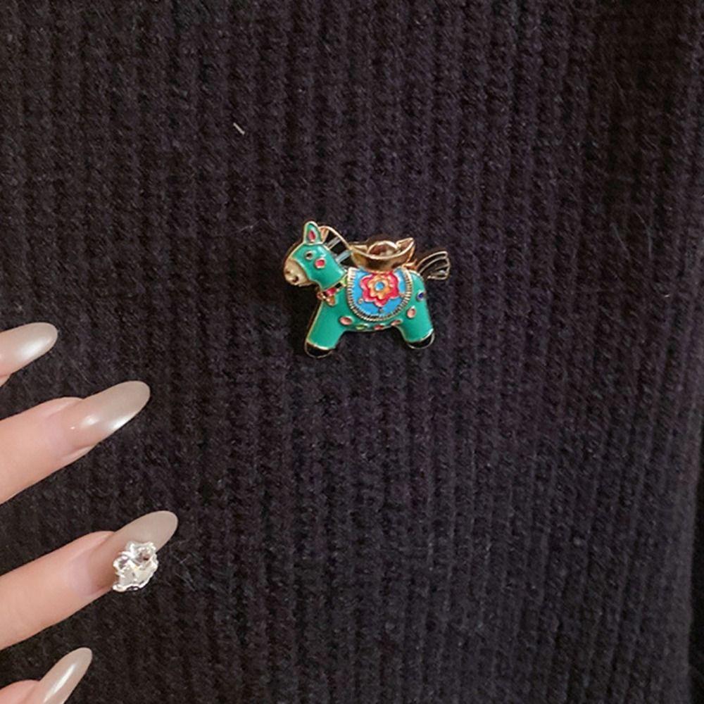 New Year Little Horse Brooch Rhinestone Animal Lapel Pins Retro Zodiac Pony Pin Party Decoration