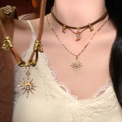Maillard Süß und Scharf Doppellagige Sternenhalskette Damen Amerikanisch Retro Vielseitig Premium-Accessoires Nischendesign Schlüsselbein
