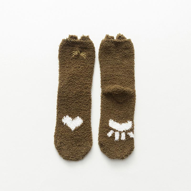 Cat's paw coral fleece socks women's medium tube socks autumn and winter thickened floor socks cute warm sleep socks Zhuji