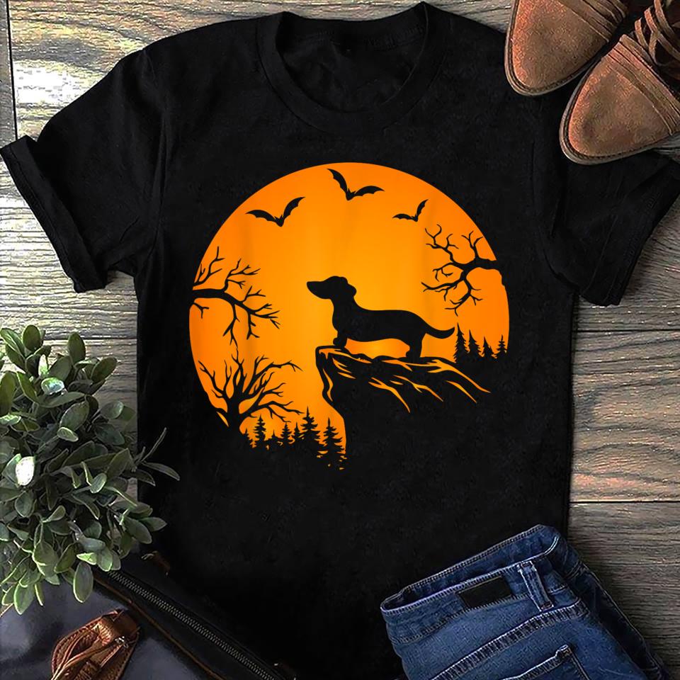Dachshund Halloween Moon T-Shirt: Funny Wiener Dog Gift