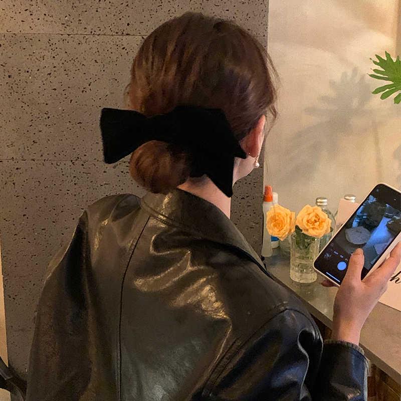 Velvet Pearl Bow Hair Clip for Women - Korean New Year Style Ponytail & Duckbill Hair Accessory