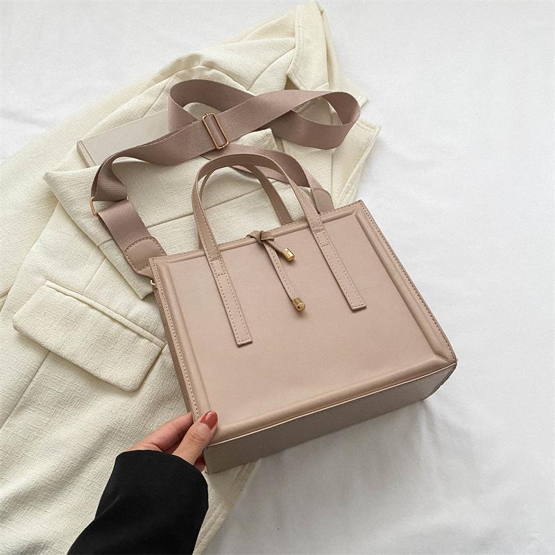 Bag women's winter new trend fashion shoulder bag casual messenger bag small square bag women's bag