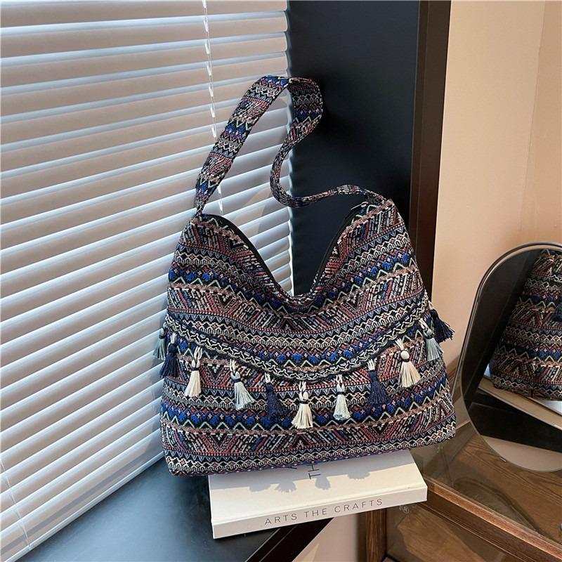 New Shoulder Bag Ethnic Style Bag Women's New Bohemian Style Tassel Large Capacity Tote Bag Women's Bag