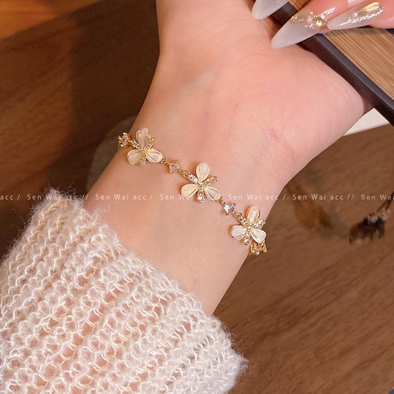 Japan and Korea sweet flower zircon bracelet women s niche fashion exquisite light luxury adjustable jewelry