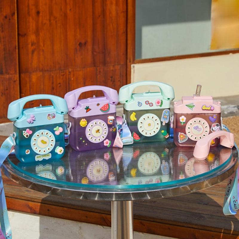 Tragbare Plastik-Trinkflasche Ästhetische Wasserflasche Telefonförmige Wasserflasche mit Strohhalm Wasserflasche mit Tragegurt