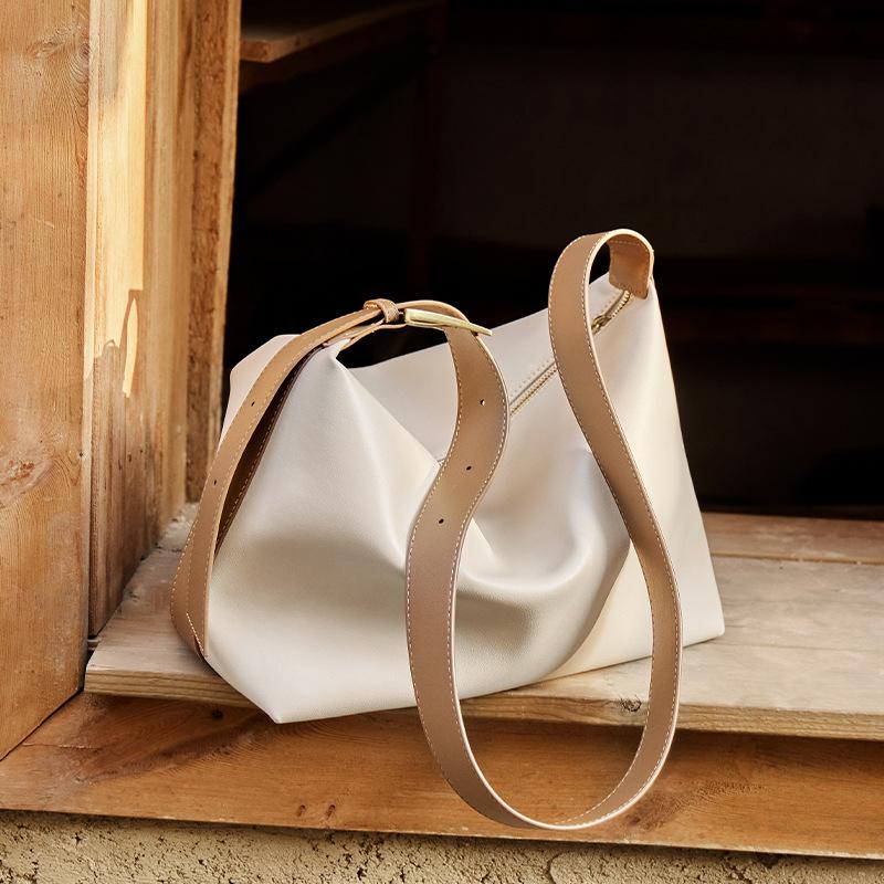 Mrs. Qiao Large Bag 2025 New Crossbody Shoulder Bag for Women Large Capacity Commuter Tote Bag High-Quality Genuine Leather Women's Bag