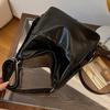 Summer retro large-capacity bag women's new popular versatile messenger bag fashionable shoulder tote bag