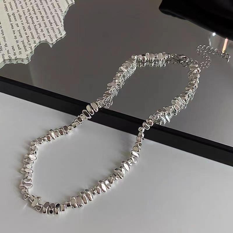 Sweet and cool splicing broken silver necklace new popular niche neck chain collarbone chain women's neck accessories