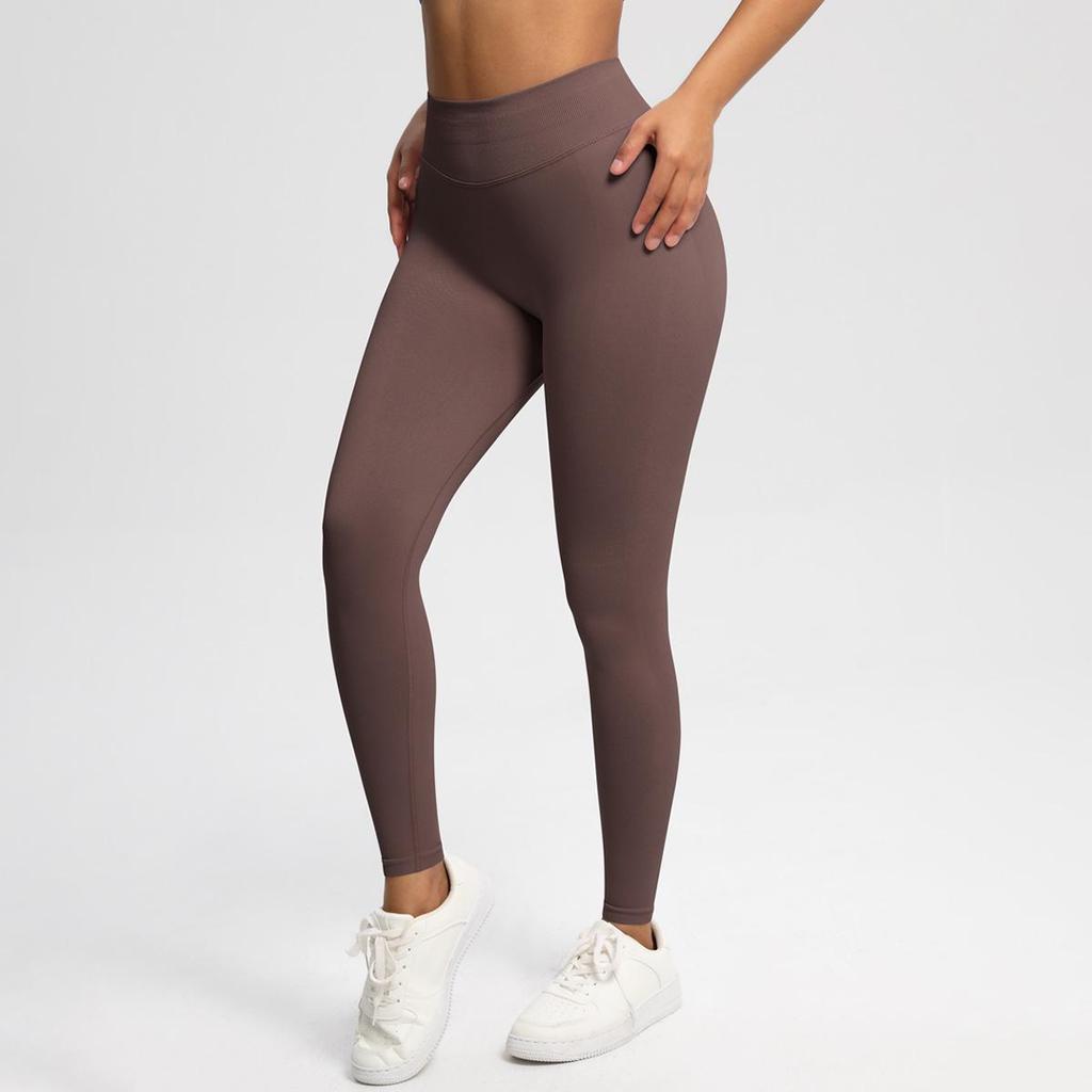 High-Waisted Peach Seamless Yoga Pants for Women - Hip-Lifting, Three-Section Design for Fitness & Running
