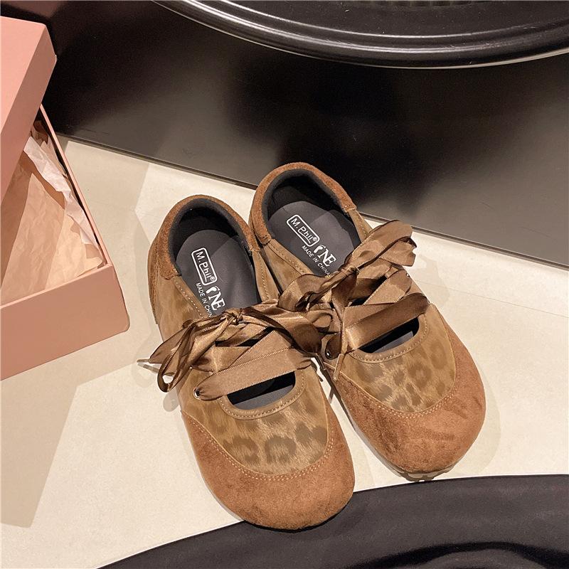 

Винтажные женские туфли весенние с бантом шелковые шнурки балетки мягкие плоские удобные туфли 40 цветной печати леопарда