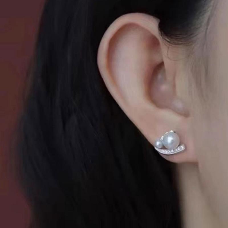 Elegant 2024 Pearl Stud Earrings: Versatile Large & Small Pearl Design for Women