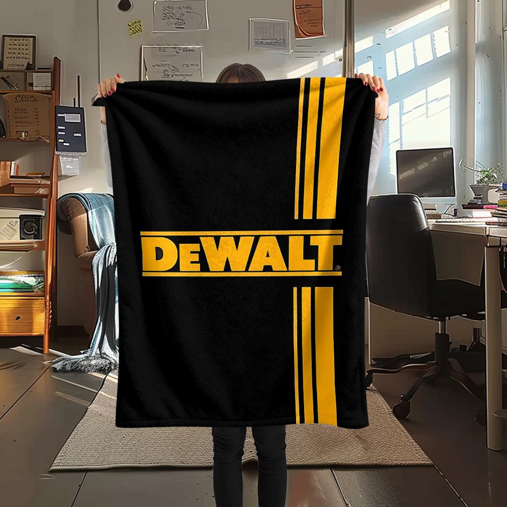 1 szt. Koc flanelowy z nadrukiem Dewalt, Wysokiej jakości, Na wszystkie pory roku, Wystrój domu, Ciepło i komfort, Idealny na prezenty świąteczne
