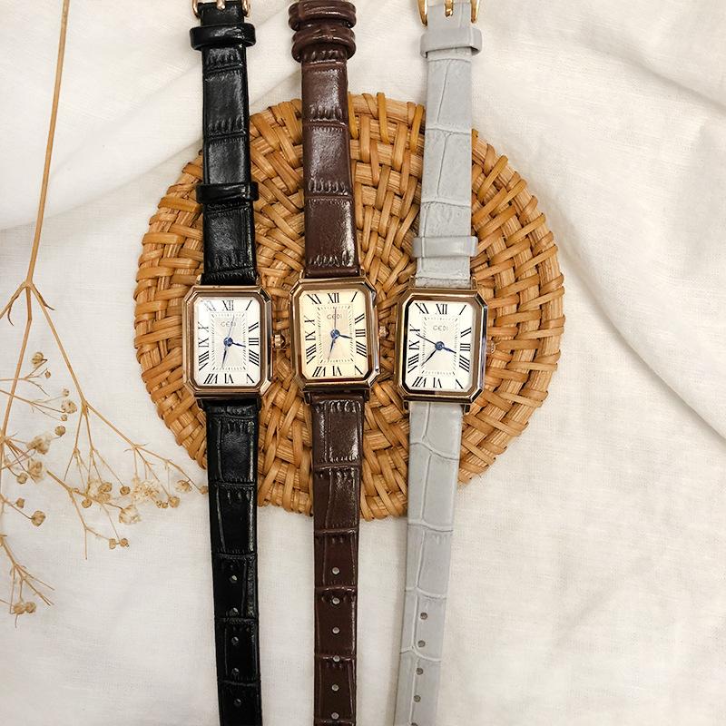 Retro WatchFashionable Women'S WatchKorean StyleSimple Leather StrapHigh-Quality Women'S WristwatchTrendy Women'S Watch.