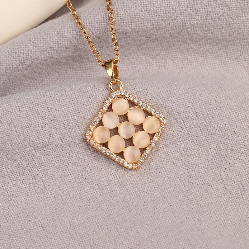 Titanium Steel Non-fading Necklace - European & American Style, Light Luxury, Versatile Korean Fashion, Perfect for Women and Girlfriend Gifts.