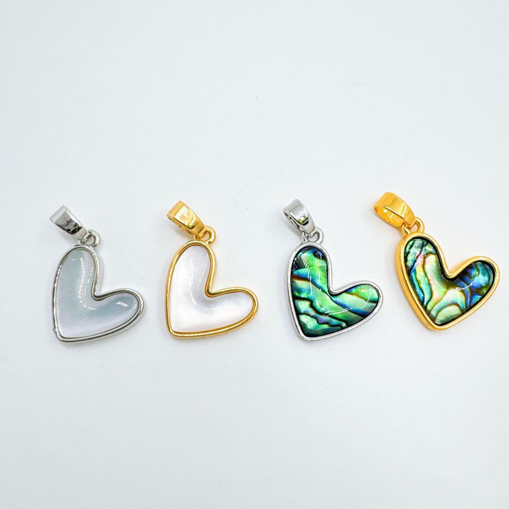 Elegant Mother-of-Pearl Heart Pendant Necklace with Copper-Plated Real Gold, High-Quality and Color-Retaining Jewelry Charm.