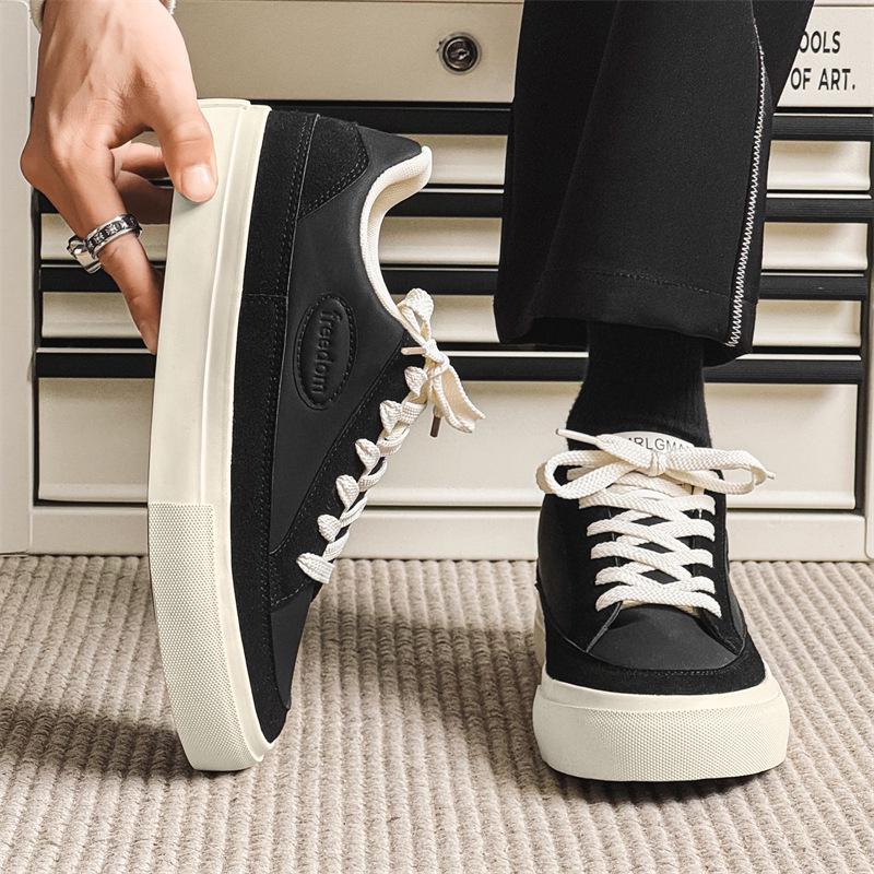 „2025 Trendy Herren Atmungsaktive Verschleißfeste Low-Top Schnür-Sport-Sneaker“