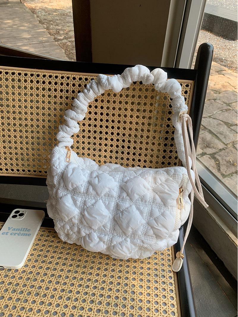 

Повседневная плиссированная сумка-облако в корейском стиле для женщин белый