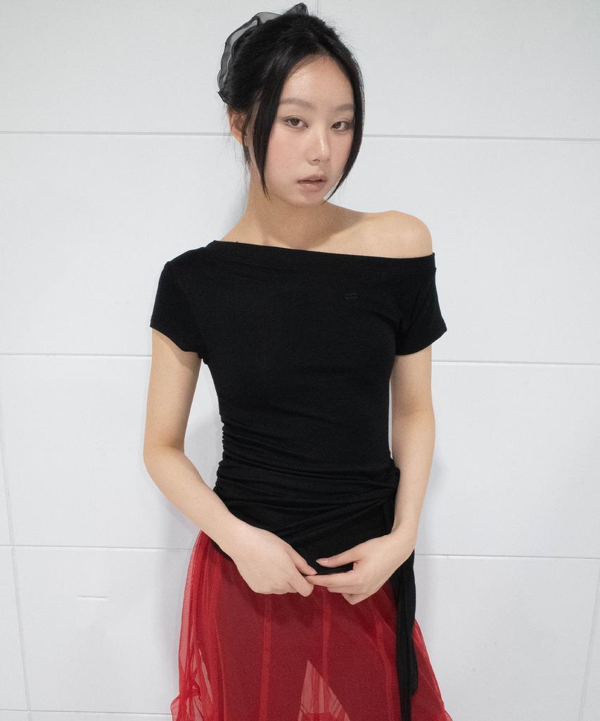CHICKS Drape Strap One-Shoulder Short Sleeve Black