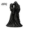 Mysterious Desktop Figurine Gothic Faceless Lovers Figurine Dark Ghost Couple Sculpture Macabre Home Accents Ornament for Shelf Mantel Table