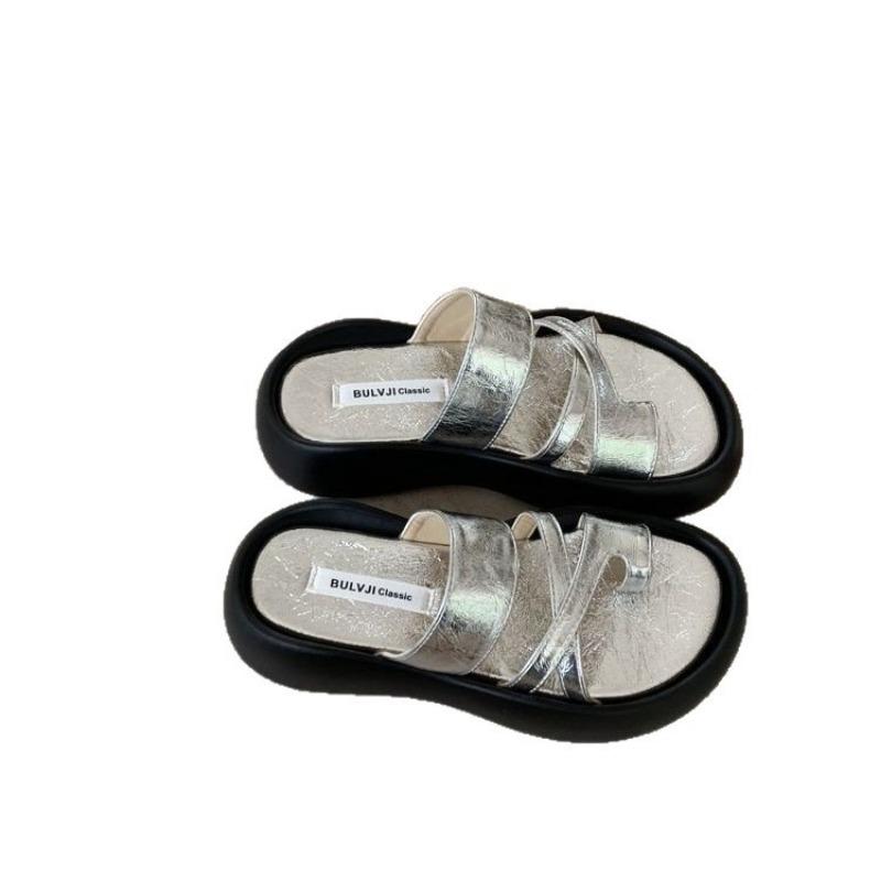 Set of toe design thick-bottomed cool slippers for women to wear summer new silver fashion word with beach slippers