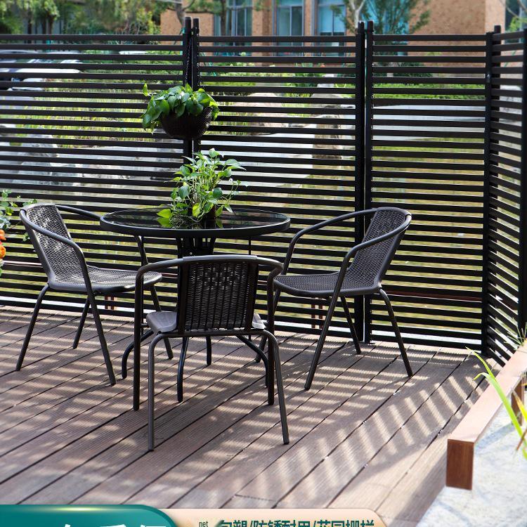 Outdoor Garden Courtyard Picket Fence & Climbing Frame