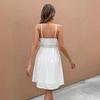 Sommerliches Elegantes und Schlankmachendes Damenkleid mit Raffinierter Taille Neckholder-Trägern und V-Ausschnitt für den Urlaub