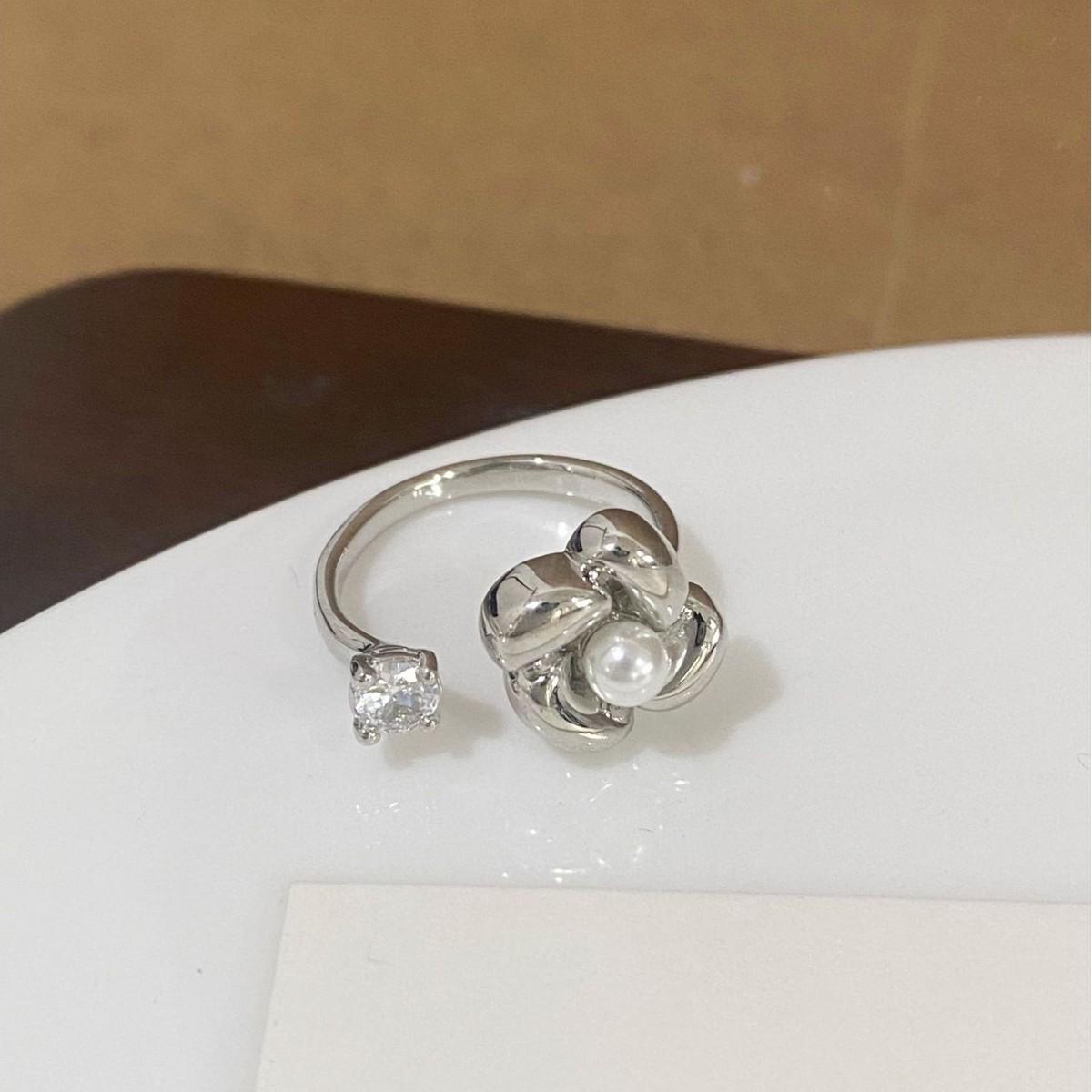 Exquisite French Niche Zircon Flower Ring – Adjustable, Light Luxury, Fashionable for Women