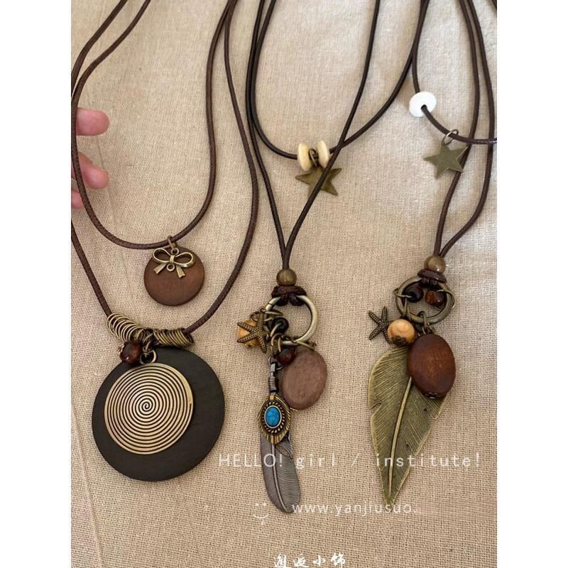 Bohemian Lederseil Mini-Tasche Halskette Mode Vielseitig Schlüsselbein Kette Design Sinn Nische Halskette Damen