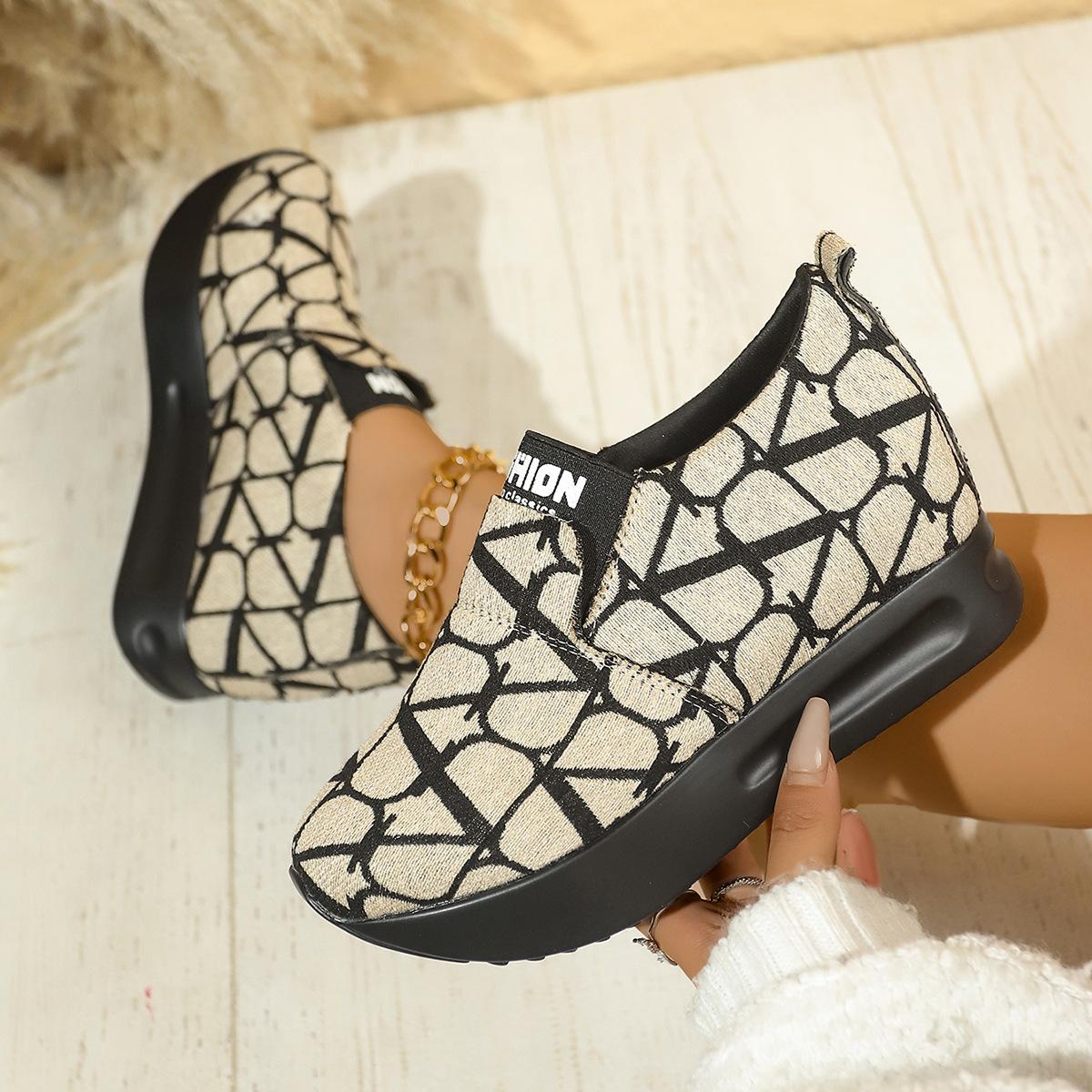 

Осень новые толстоподошвенные круглого носка увеличивающие рост большого размера тканевые женские туфли повседневные спортивные неглубокие одинарные туфли женские 38