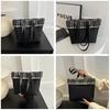 Korean Plaid Fabric Bucket Bag Women's Bag 2024 Winter New Texture Fashion Simple Shoulder Bag