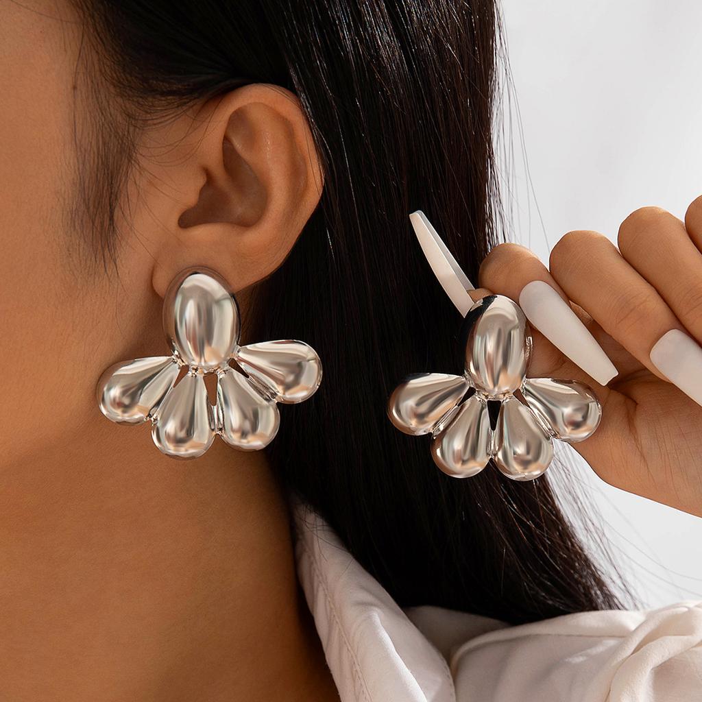 Figure-eight Twist Large Water Drop Iron Earrings Design Sense Geometric Square Twist Earrings Earrings