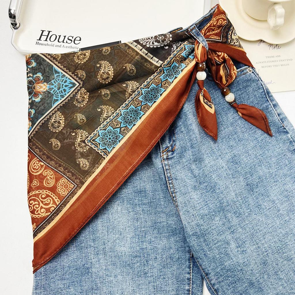 Retro Ethnisch Geschichteter Dreieckiger Seidenschal: Vielseitiger Gürtel, Kopftuch und Taillenaccessoire